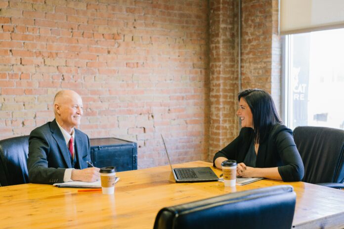 The Art of CEO Interviews: Engaging and Inspiring Online Audiences
